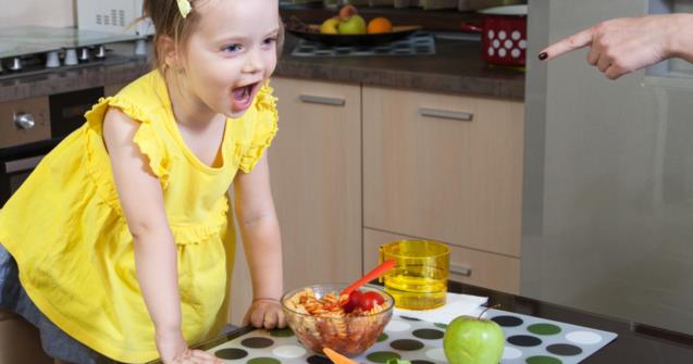 When a child is always getting up during meals - Tips and tricks - Educatall