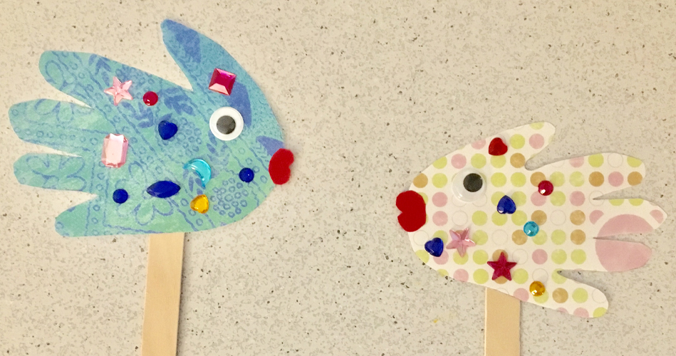 Handprint fish puppets - Arts and crafts - Educatall Handprint fish puppets - Arts and crafts - Educatall