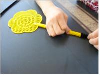 Buzzing fly swatte-4