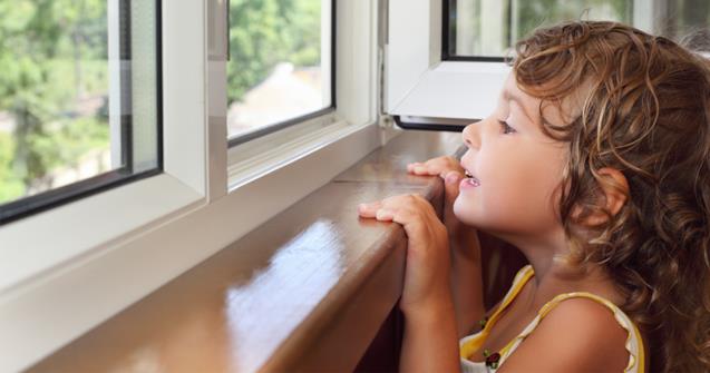 At the window - Babies and toddlers - Educatall