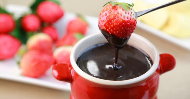 Creative Chocolate Fondue for babies - Babies and toddlers - Educatall