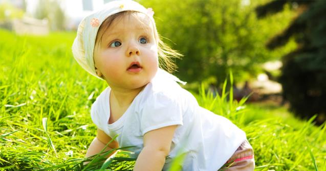 Exploring nature and the outdoors... - Babies and toddlers - Educatall