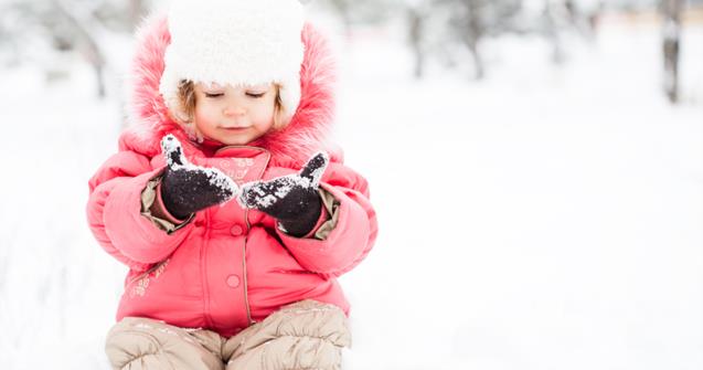 Exploring snow - Babies and toddlers ...