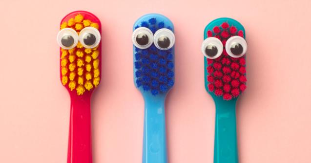 Giant toothbrush - Arts and crafts - Educatall