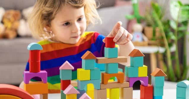 Homemade multicoloured cubes - Extra activities - Educatall